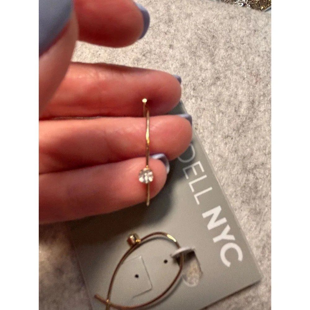 N/A minimalist gold